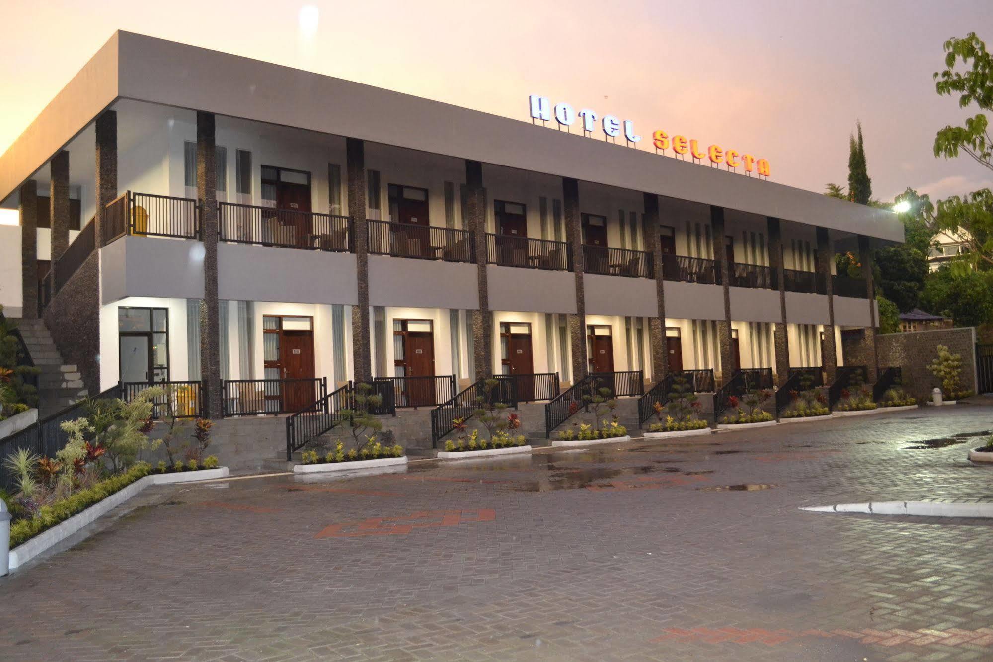 Hotel Selecta Batu  Exterior photo