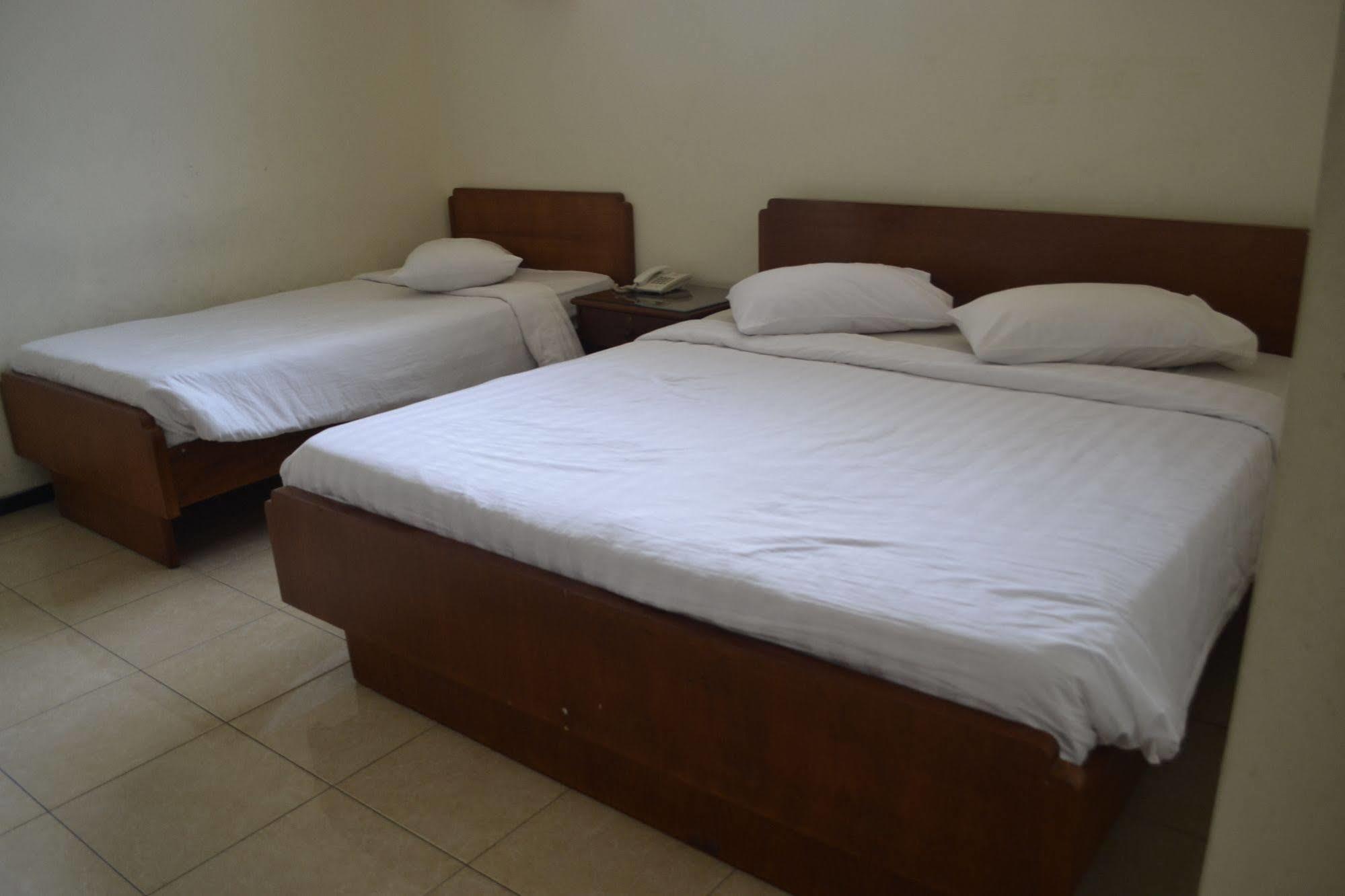 Hotel Selecta Batu  Exterior photo